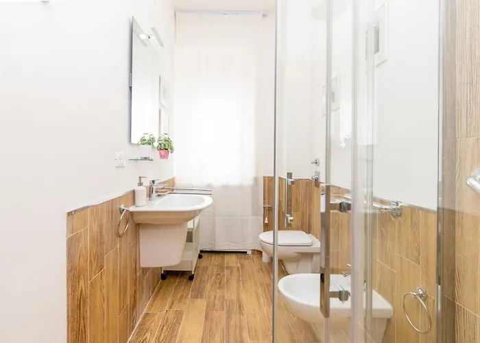 Modern With Balcony And Park View דירה *