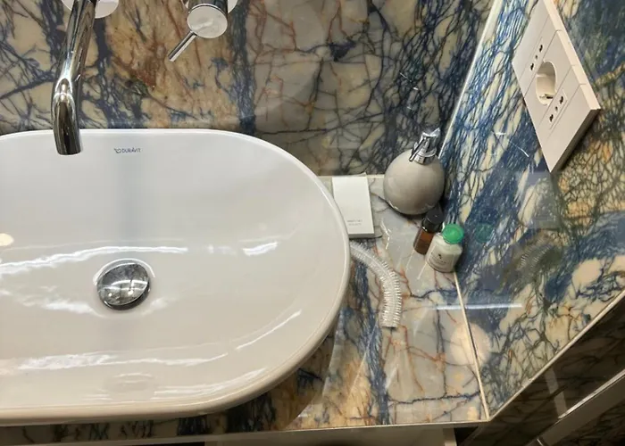 Private With Wi-fi Near Duomo Atena *