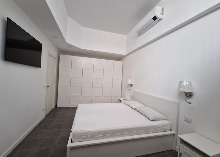 Daire Homes & - Meravigli Den