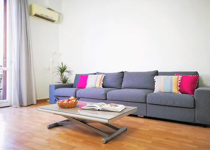 Spacious 50 Meters From The Metro *