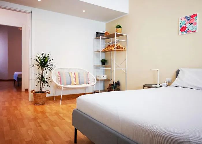 Spacious 50 Meters From The Metro 아파트