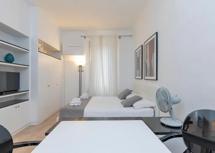 Xenia - Lovely In Porta Romana Milano