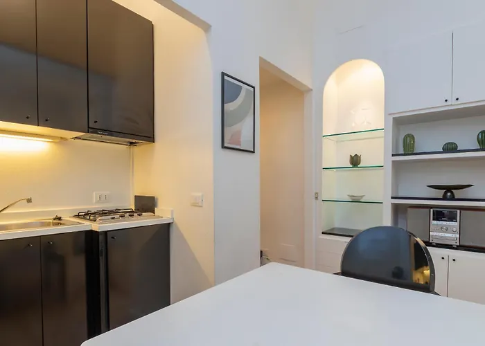 Xenia - Lovely In Porta Romana * Milano