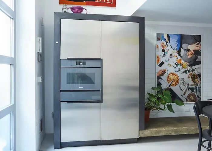 Artist - Porta Romana Apartment