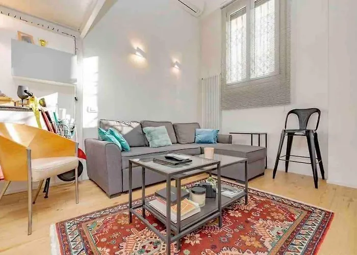 아파트 Cozy Near Bocconi *