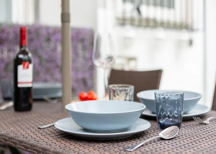 The Rent - One-bedroom With A Terrace In Corso Sempione *