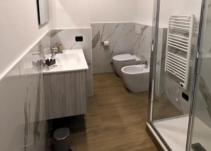 - Gluck アパート *