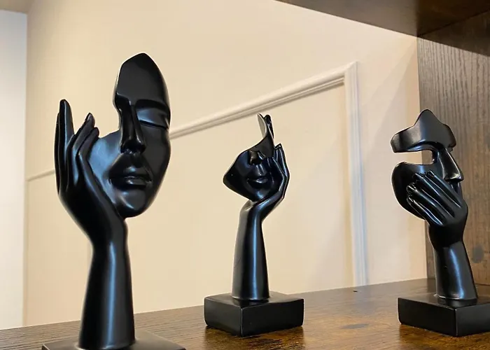 - Gluck アパート *