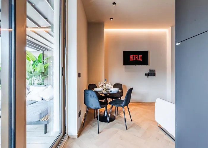 Terrazza Con Jacuzzi E Vista Iconica Sul Duomo * Mailand