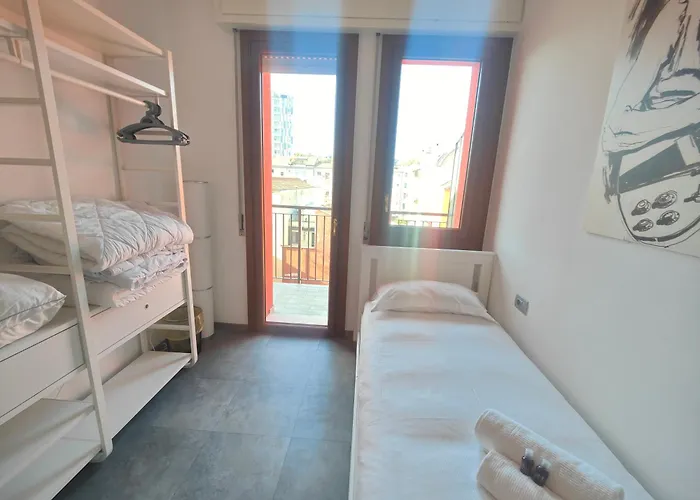 아파트 Porta Romana - Lattuada 2 Broom Next To Metro