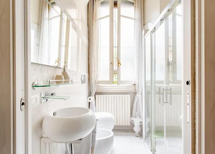 Exquisite Via Crema * Milánó