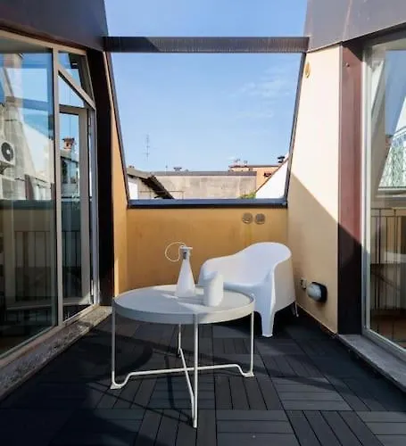 Urban House - Bright House Navigli Center Apartmán
