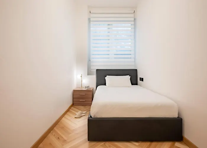 Apartment Luca Duomo Visconti Milan