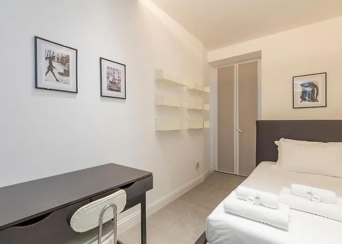 Xenia - Modern Three-room In Moscova Area * Milán