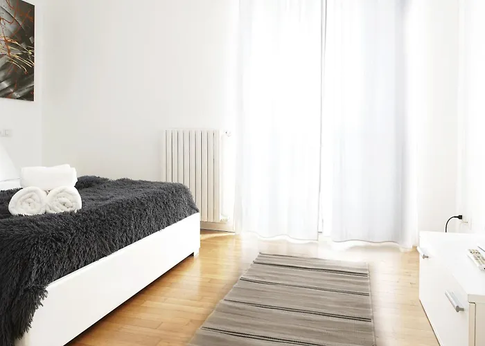 Apartment Bilocale Zona 200metri Da Stazione *