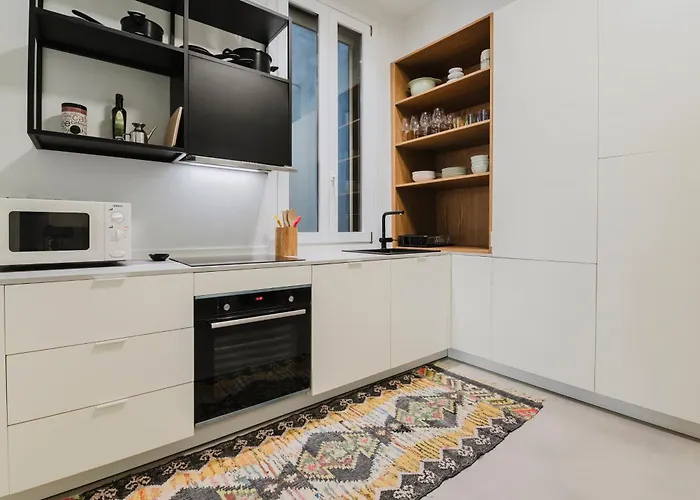 Porta Venezia-exclusive Design Apartment-2 *