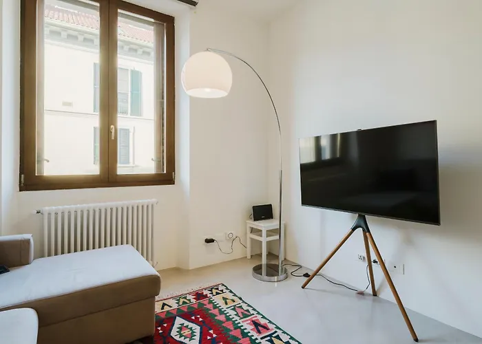 아파트 Porta Venezia-exclusive Design Apartment-2 밀라노