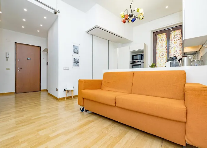 Minimal Near Bocconi * ميلان