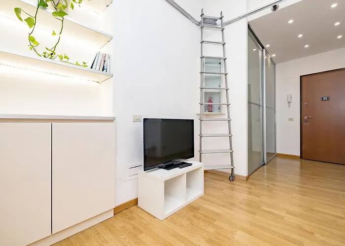 Minimal Near Bocconi شقة