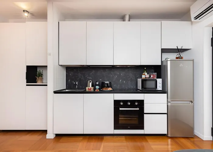 I M1-m2 2min I Strategic, Modern, Quiet *