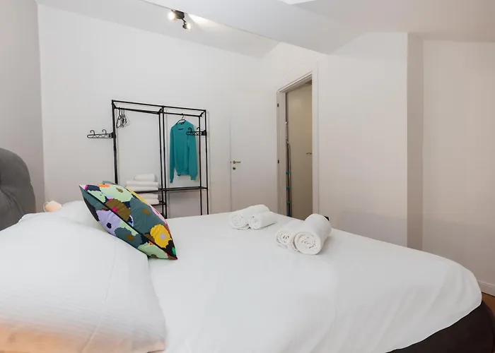 I M1-m2 2min I Strategic, Modern, Quiet *