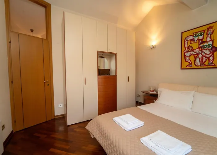 Apartment Penthouse Isola, A Few Steps From Offices Cortina 26 Mailand