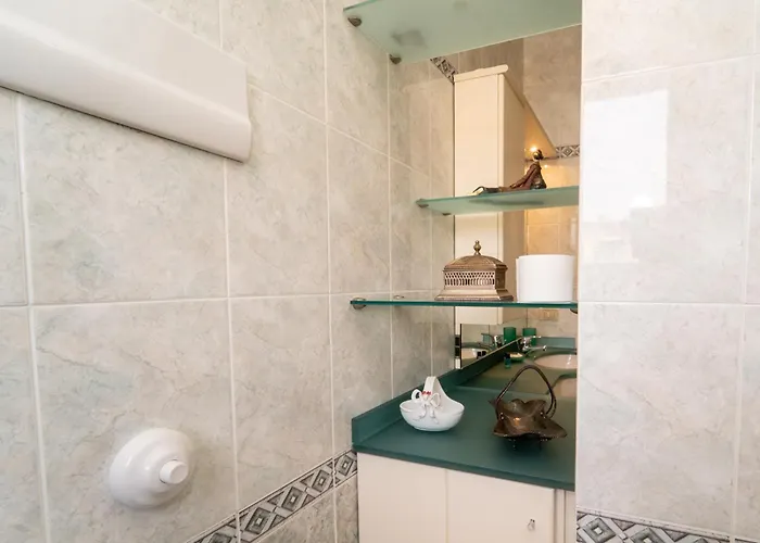 Lejlighed Penthouse Isola, A Few Steps From Offices Cortina 26 *