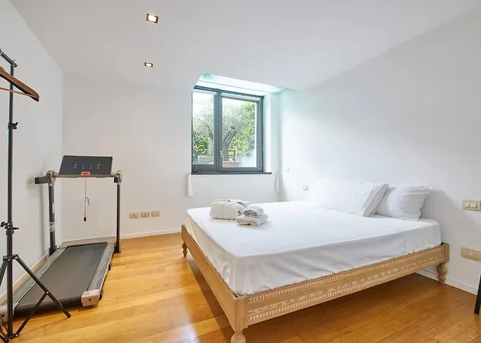 Ampia Casa Indipendente Con Giardino Privato