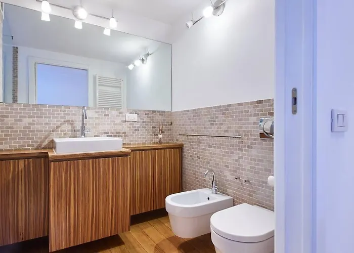 Ampia Casa Indipendente Con Giardino Privato *