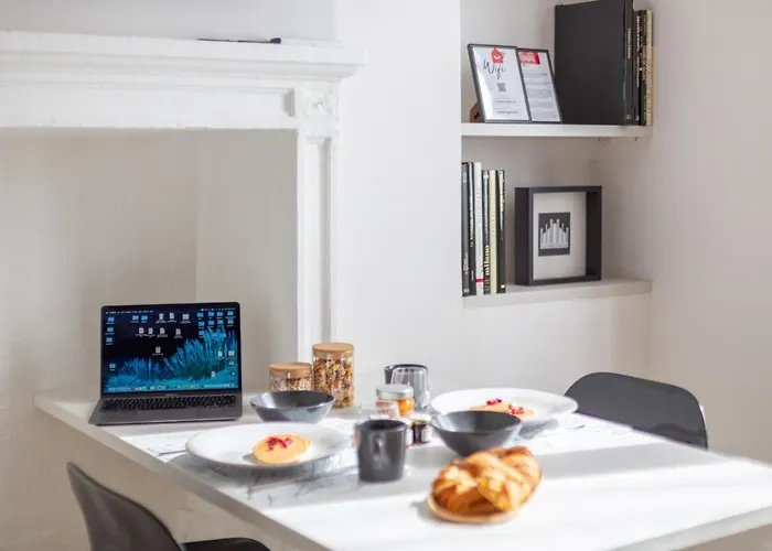 Stylish Loft In Porta Romana Διαμέρισμα