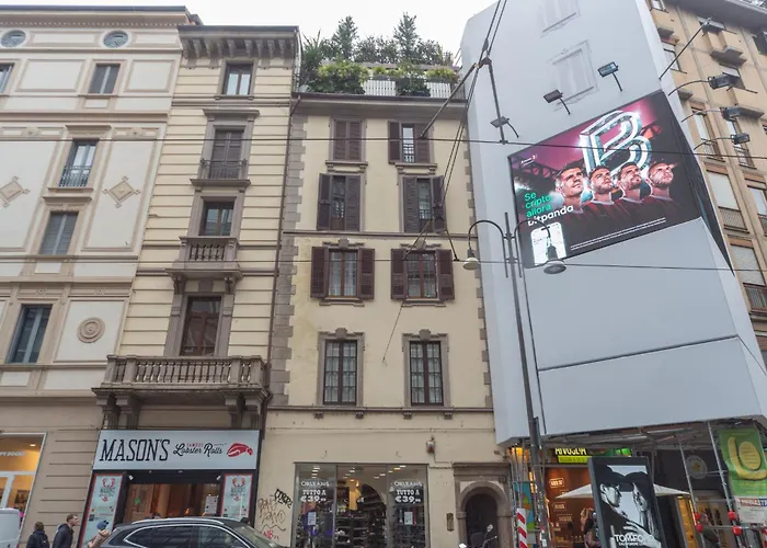 Charming 2-bedroom In Milanese Building *