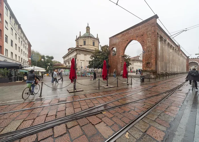 Charming 2-bedroom In Milanese Building Appartement *