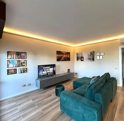 Daire Stadio Fiera Ampio E Luminoso Con Balcone *