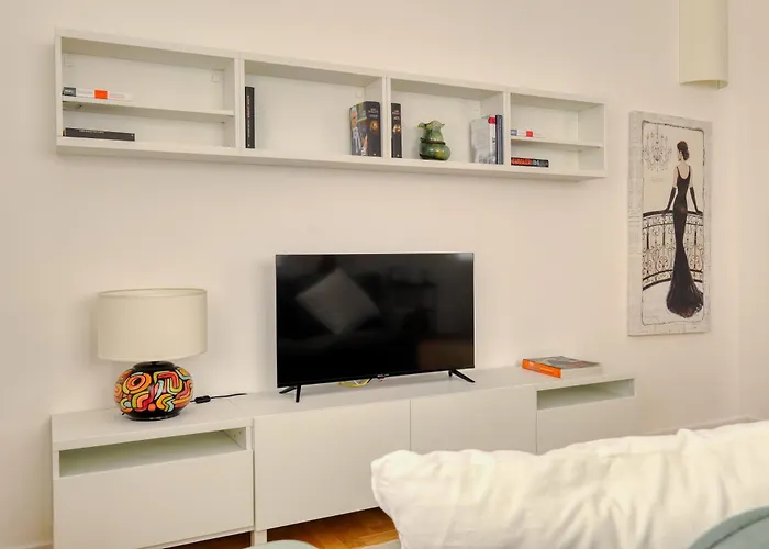 דירה Just Urban - Bright New 2br In Center - M2 And M4 מילאנו