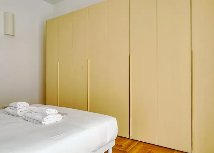 Just Urban - Bright New 2br In Center - M2 And M4 *