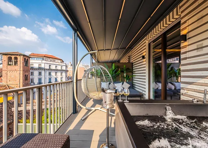 Terrazza Con Jacuzzi E Vista Iconica Sul Duomo *