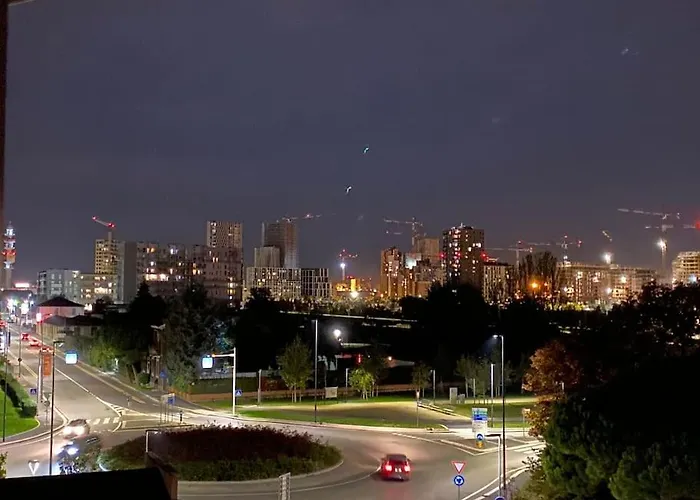 Stadio San Siro - Rho Fiera - Cascina Merlata - Ospedale Galeazzi - Ippodromo Apartment