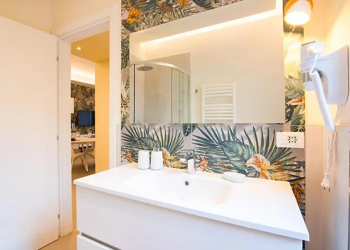 Modern Ac, Wifi Next To 2 Metro Line Stations And Life Area Milán