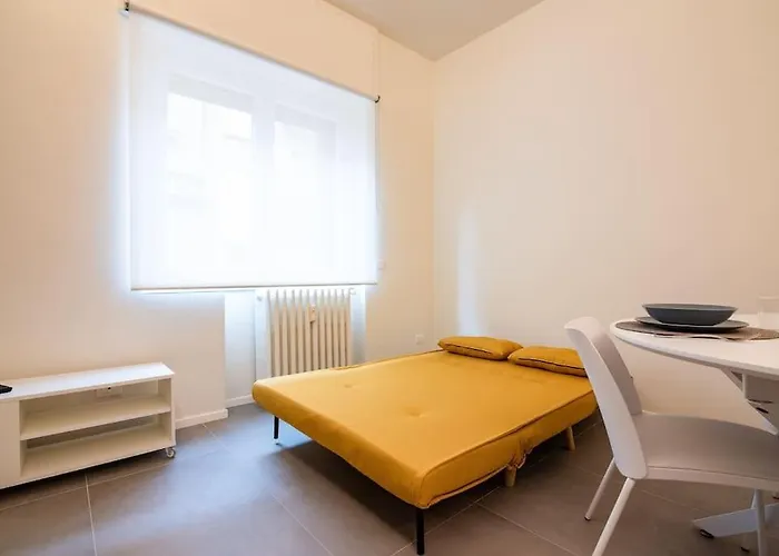 Modern Ac, Wifi Next To 2 Metro Line Stations And Life Area Milán