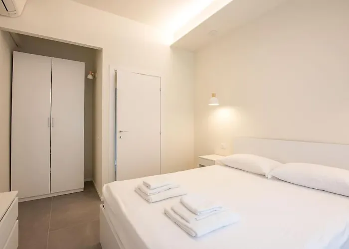 Modern Ac, Wifi Next To 2 Metro Line Stations And Life Area