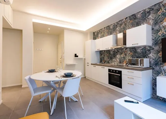 Modern Ac, Wifi Next To 2 Metro Line Stations And Life Area