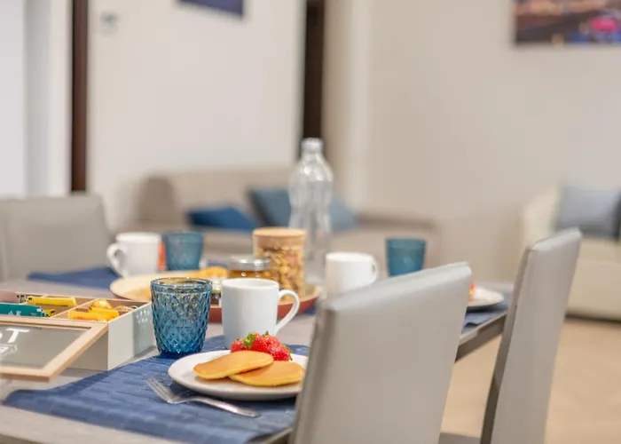 Charming 2-bedroom In Milanese Building *