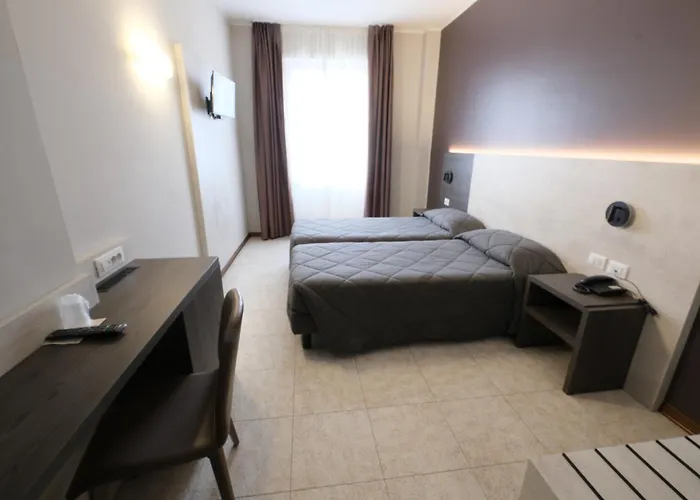 Mistral Otel 3*