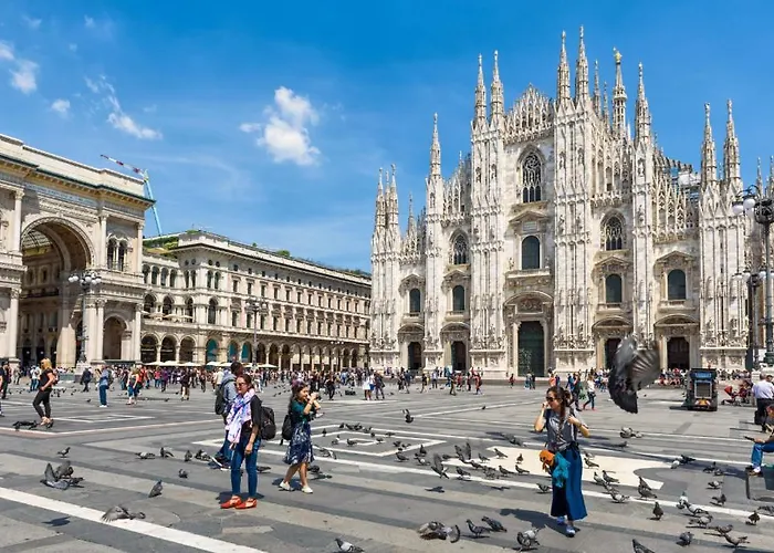 Daire Sweett - Duomo View