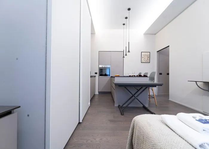 Apartment Designed In Center Gae Aulenti Area With Ac, Wifi And Subway Airport Connected Steps From Station Mailand