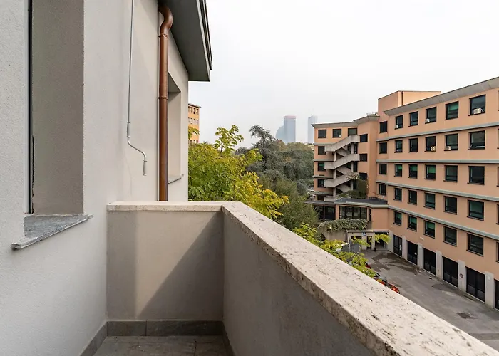 Citylife View And 10 Minutes By Walk Modern