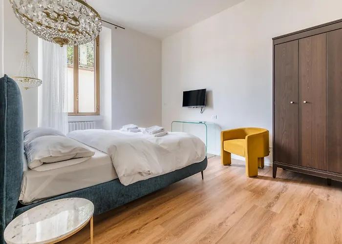 Via Melzo 16 4 Pax *