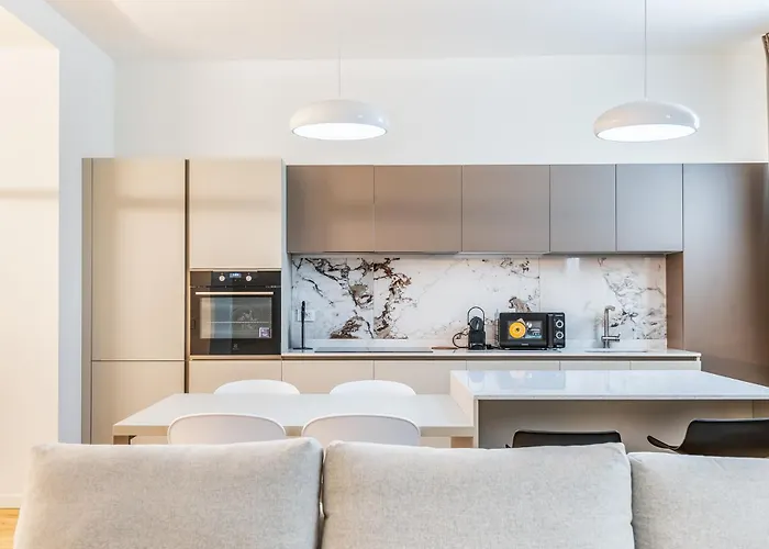 Brand New Via Melzi D'eril 18 4 Pax Apartman *