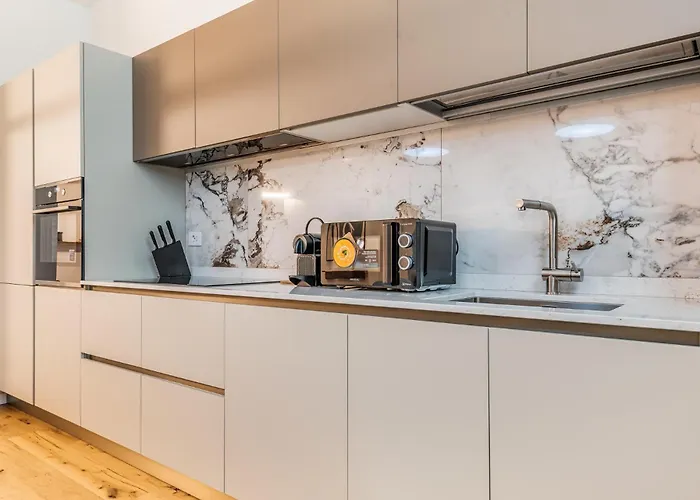 Brand New Via Melzi D'eril 18 4 Pax *