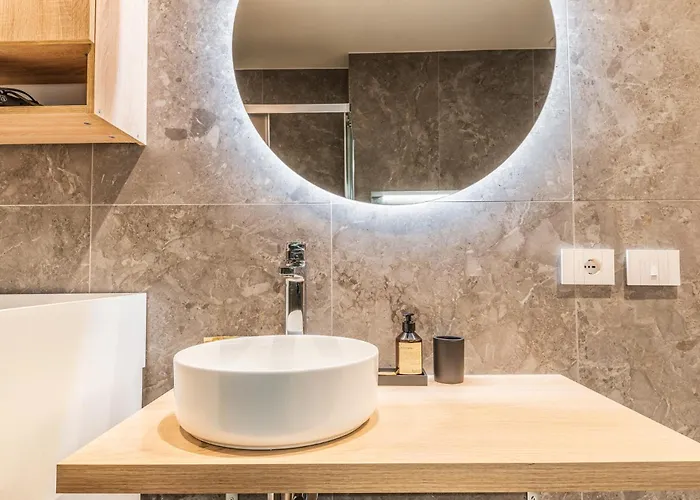 Brand New Via Melzi D'eril 18 4 Pax Apartman *